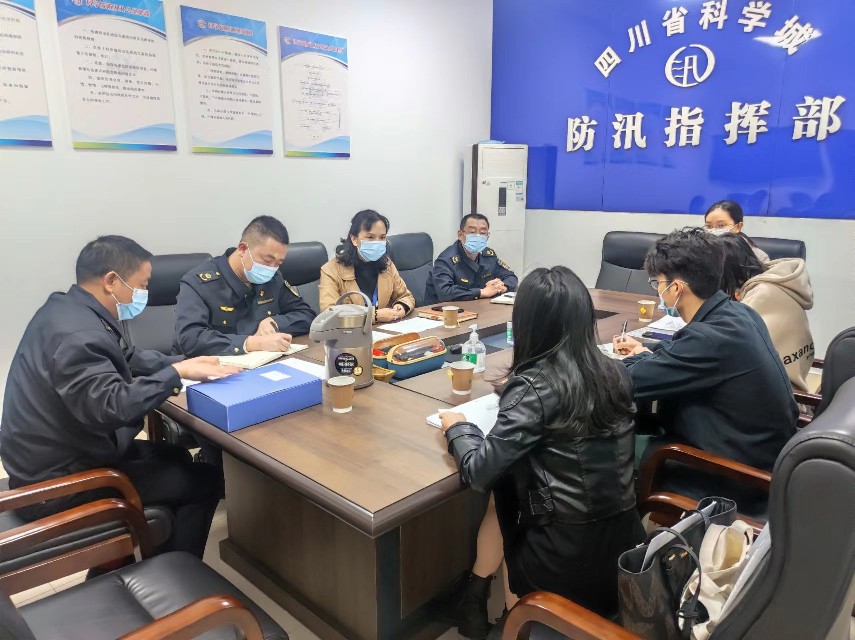绵阳市市场监管局、市政务服务监督管理局到科学城检查下放许可（委托）事项承接情况(图1)
