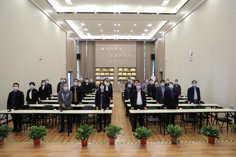 九〇三医院党员干部职工收听收看党的二十大开幕会直播(图2)