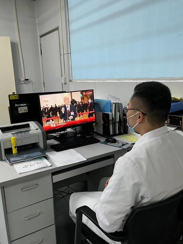 九〇三医院党员干部职工收听收看党的二十大开幕会直播(图6)