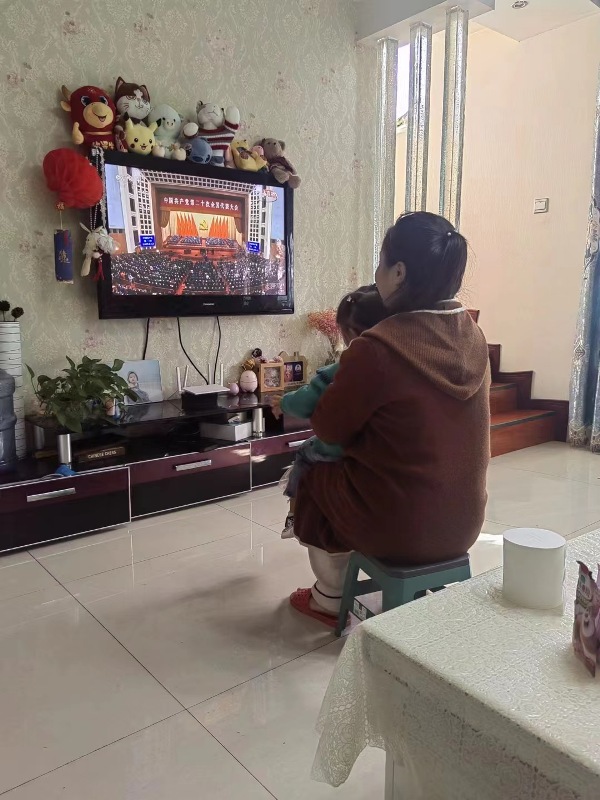 九〇三医院党员干部职工收听收看党的二十大开幕会直播(图10)