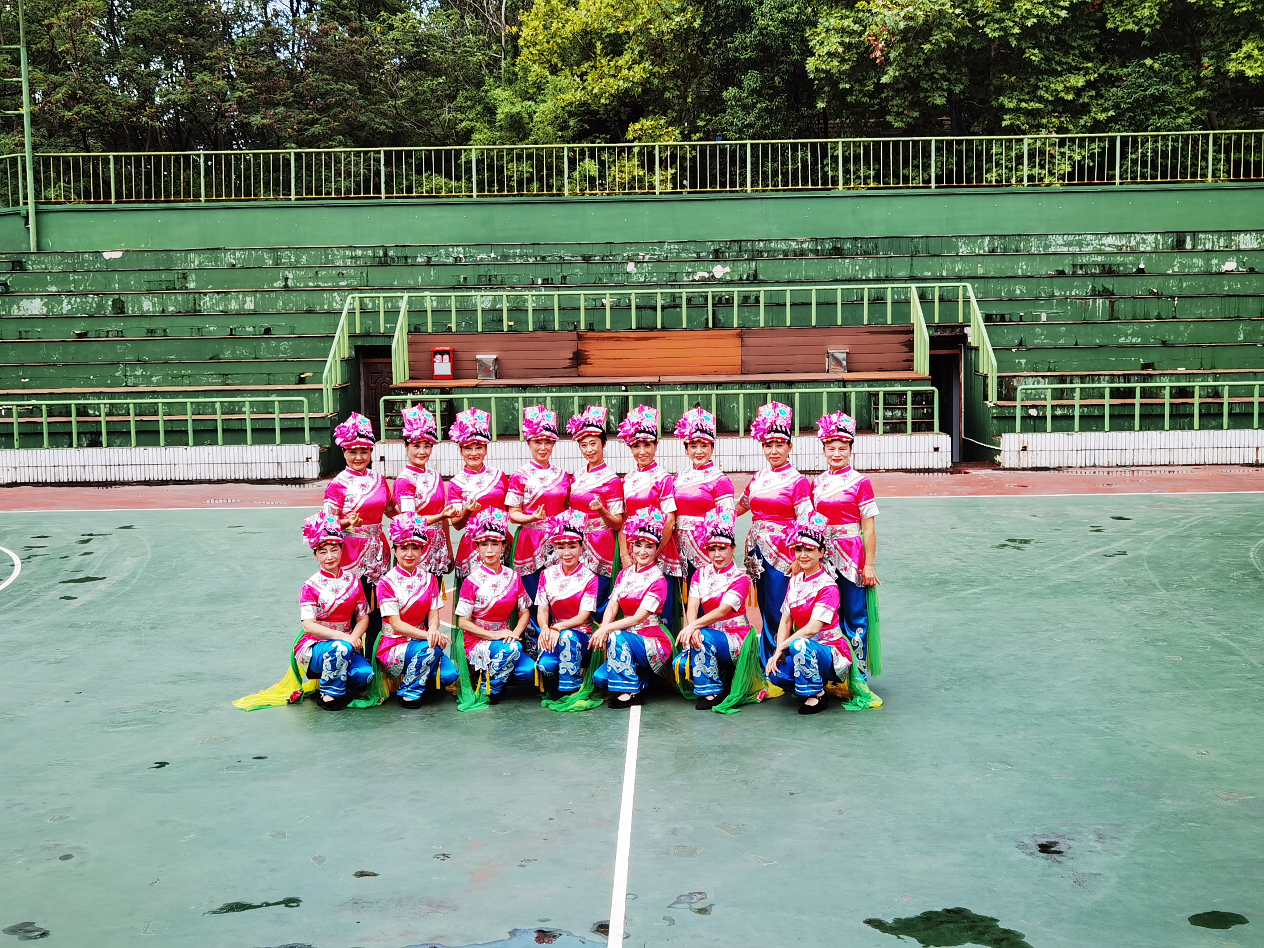 迎接党的二十大胜利召开 “强国复兴有我”系列活动之三第六届广场舞展演(图2) 迎接党的二十大胜利召开 “强国复兴有我”系列活动之三第六届广场舞展演(图2)