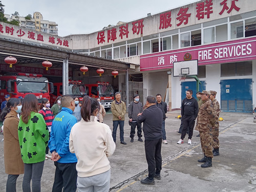 公管部积极开展消防演训活动(图2) 公管部积极开展消防演训活动(图2)