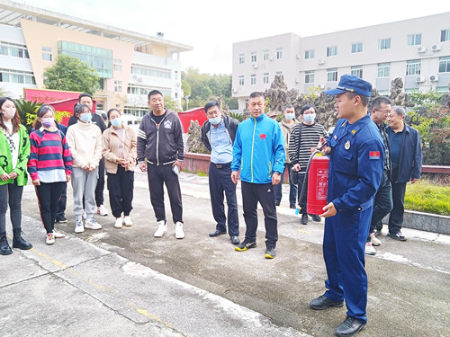 公管部积极开展消防演训活动(图3)