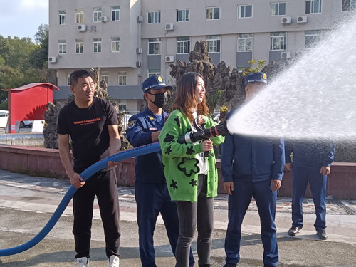 公管部积极开展消防演训活动(图9)