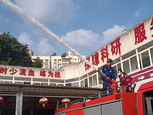 公管部积极开展消防演训活动(图10) 公管部积极开展消防演训活动(图10)