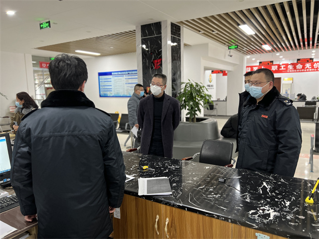 绵阳市税务局领导看望慰问科学城税务局干部职工(图1) 绵阳市税务局领导看望慰问科学城税务局干部职工(图1)