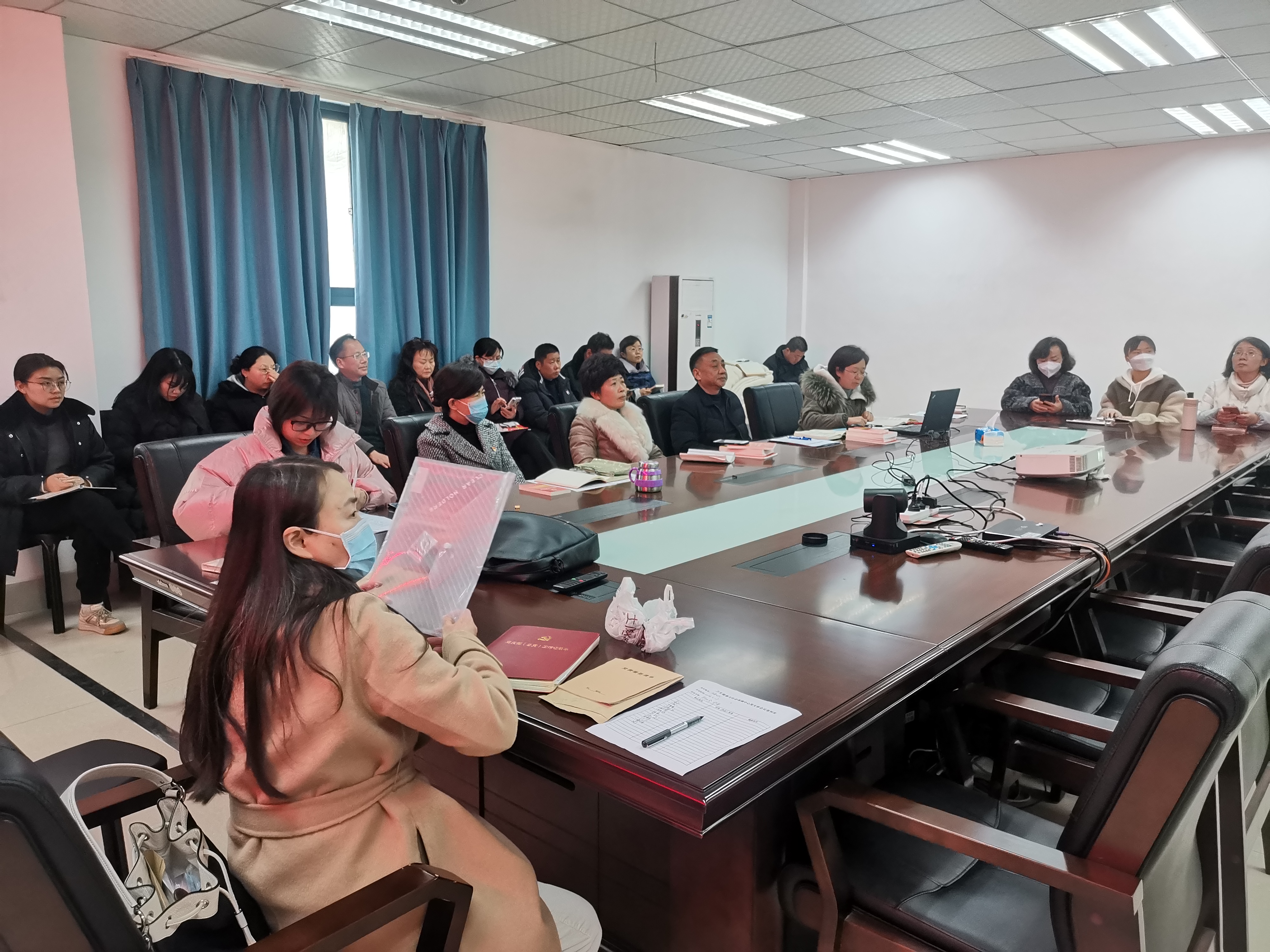 医疗与民政中心召开"院医保个人账户扩大使用范围政策”培训(图2) 医疗与民政中心召开"院医保个人账户扩大使用范围政策”培训(图2)