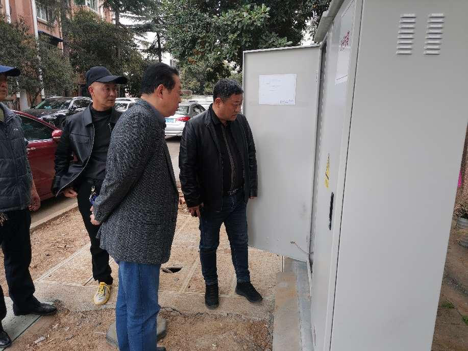 公管部黎晓冬副部长到春晓社区绵办小区检查安全生产工作(图3)