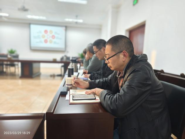 真诚批评帮助   促进问题整改 --教育文化中心党支部召开组织生活会暨民主评议党员活动(图2)