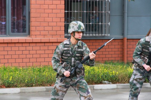 用汗水铸就钢铁意志！中物院民兵队开展刺杀术训练(图2)