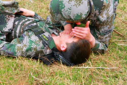 中物院民兵应急分队医护兵完成训练医疗保障任务(图3) 中物院民兵应急分队医护兵完成训练医疗保障任务(图3)