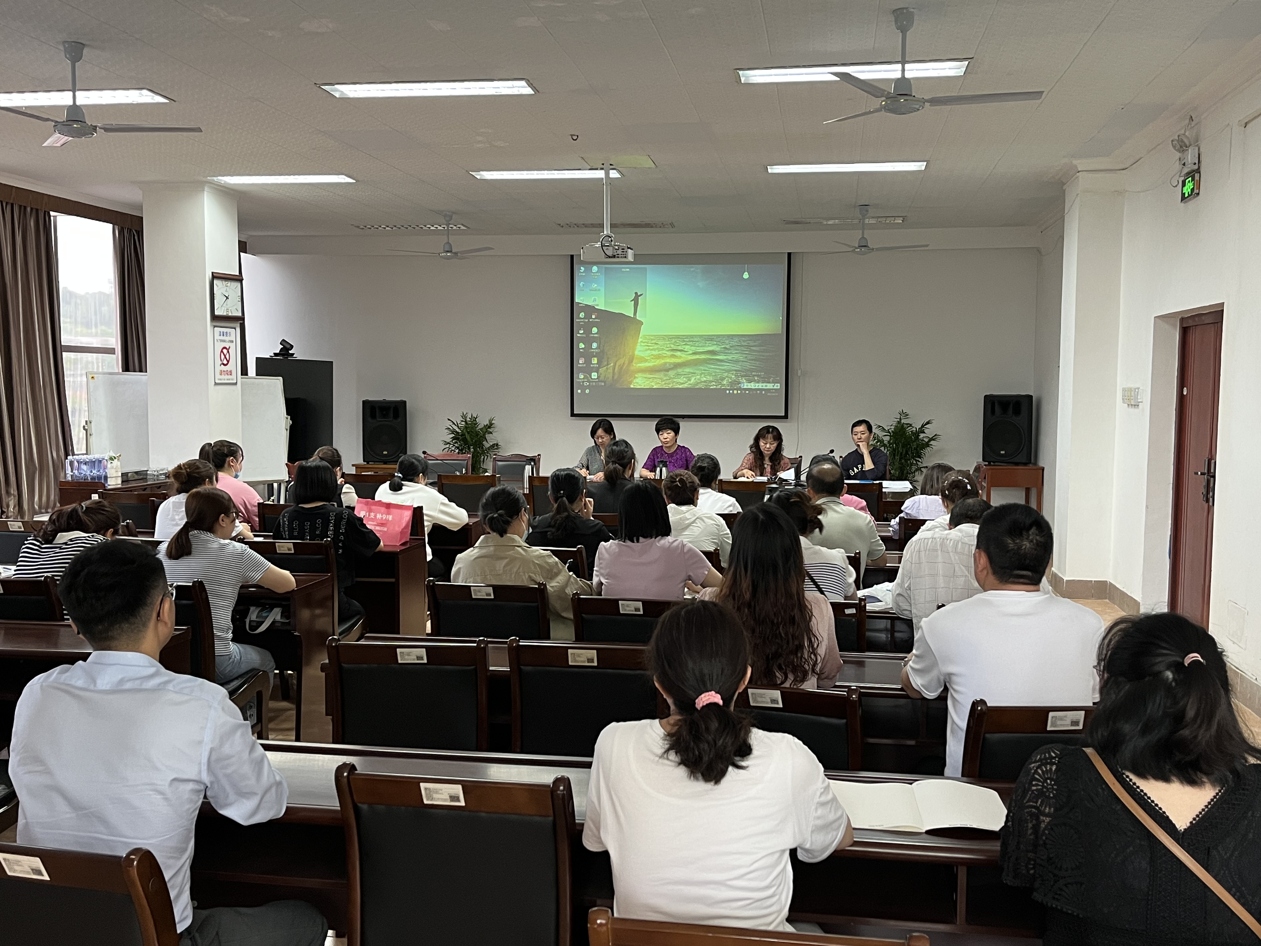 科学城医保局开展 新增定点药店医保政策培训(图2) 科学城医保局开展 新增定点药店医保政策培训(图2)