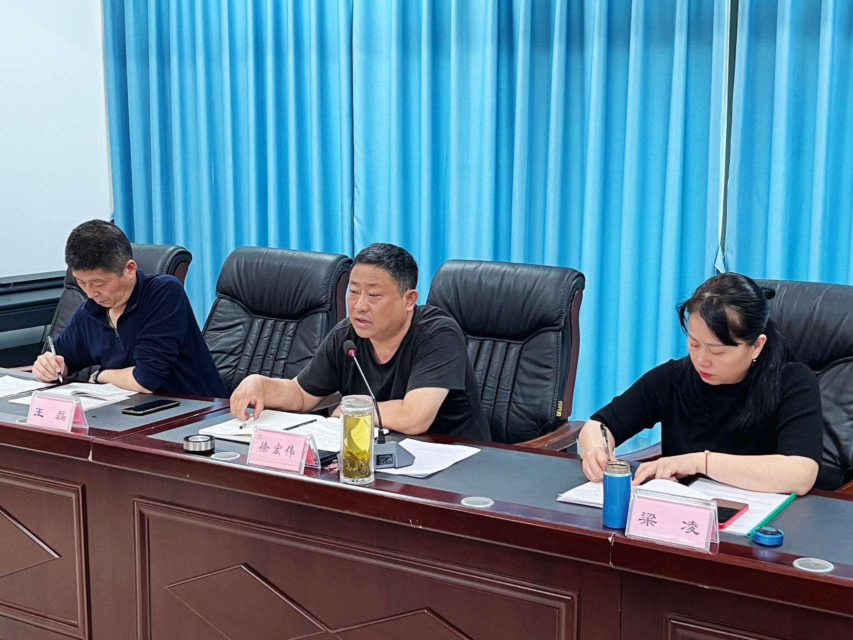 科学城春雷街道(社区中心)召开2023年度 全国文明城市创建和环境综合提质三年行动工作推进会议(图3) 科学城春雷街道(社区中心)召开2023年度 全国文明城市创建和环境综合提质三年行动工作推进会议(图3)