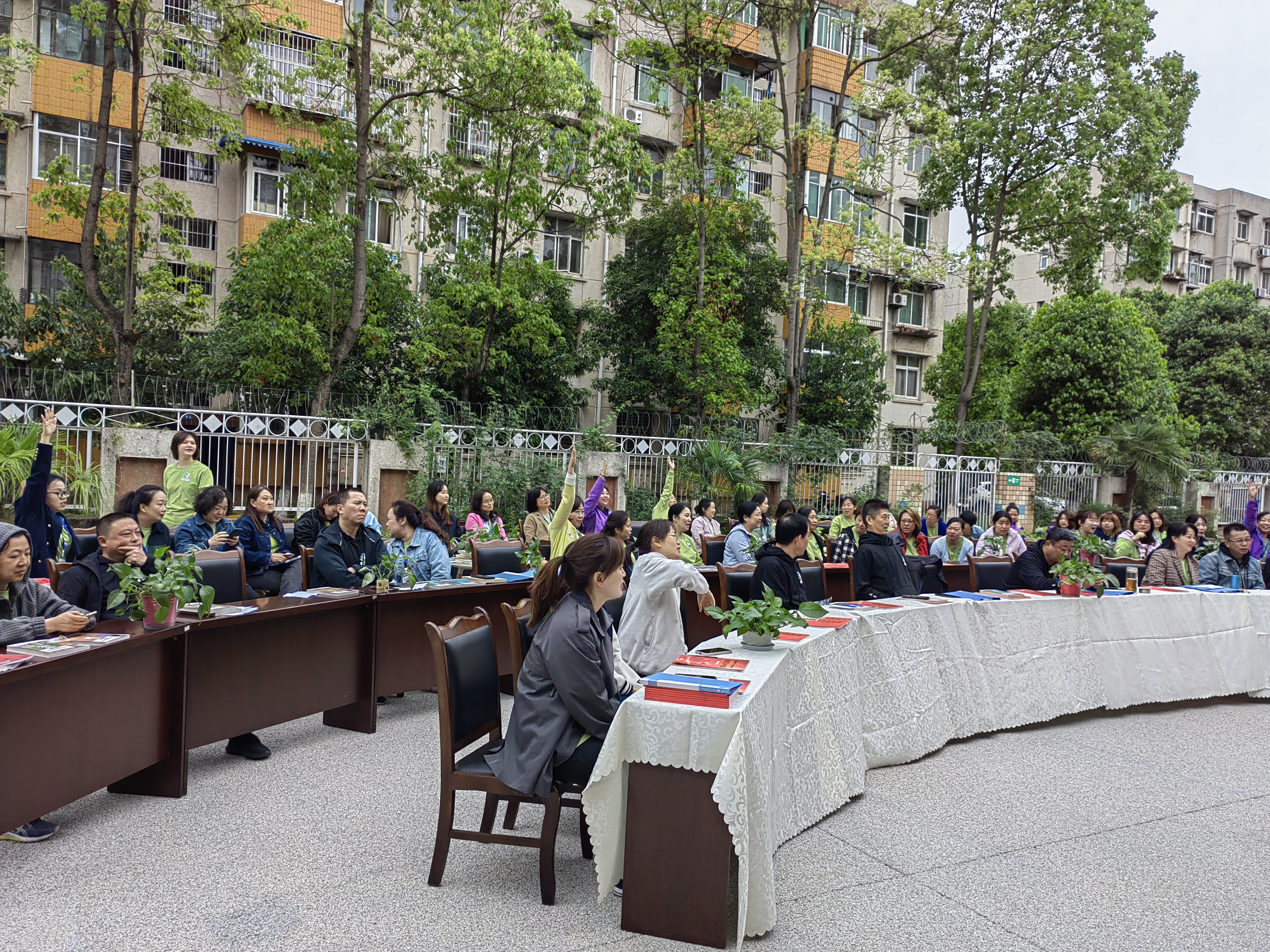 阅读新时代 奋进新征程 --春雷街道开展“世界读书日”活动(图3) 阅读新时代 奋进新征程 --春雷街道开展“世界读书日”活动(图3)