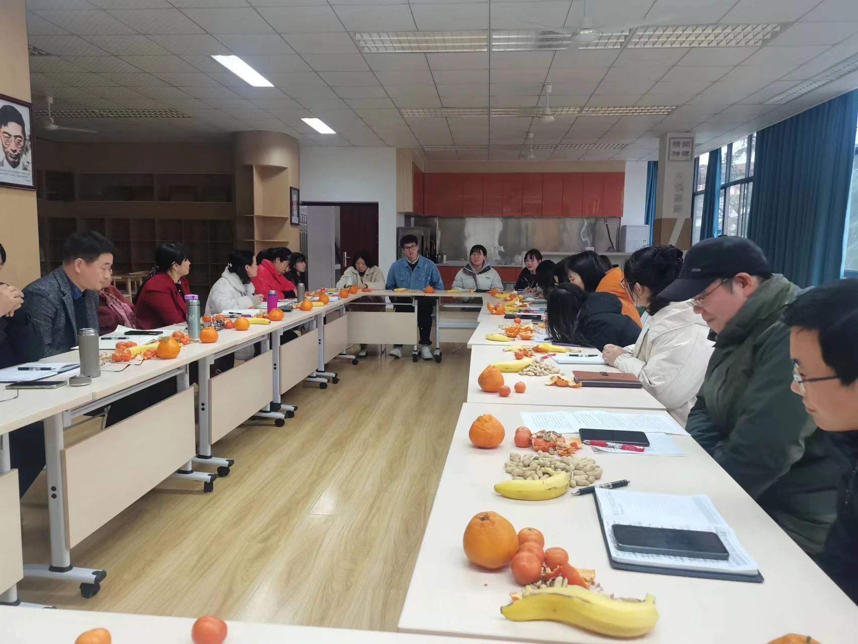 疫别重逢话知心 交流分享促成长——科学城一中青年教师座谈会(图3)