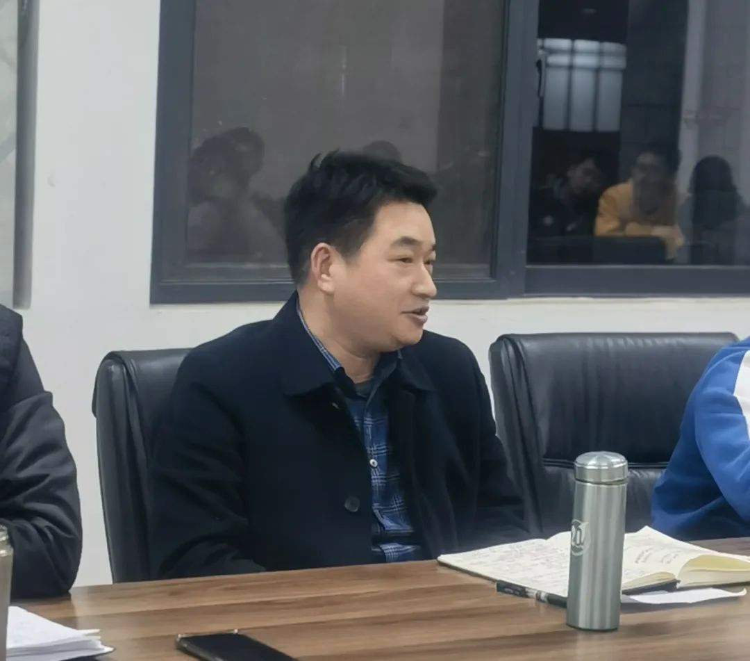倾听心声，助力成长——科学城一中召开学生代表座谈会(图1)