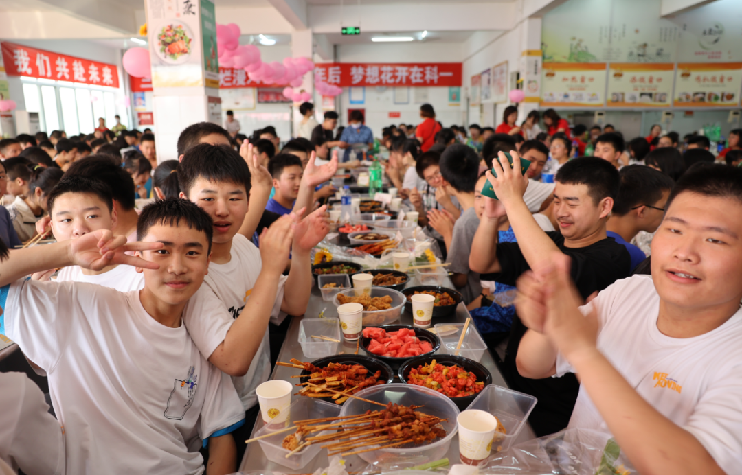 看这一树一树的花开，科一春来，你也来。(图19)