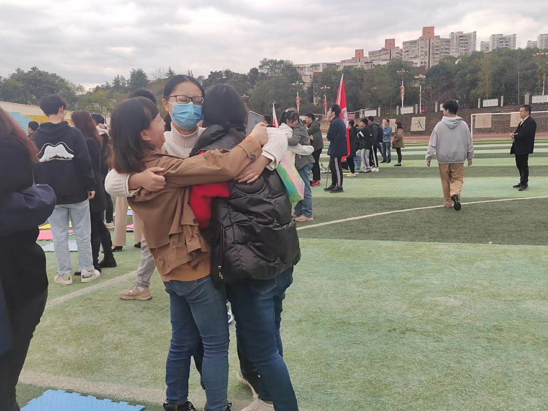 激情成就梦想，拼搏创造奇迹——科一中举行中考高考励志报告会(图4)