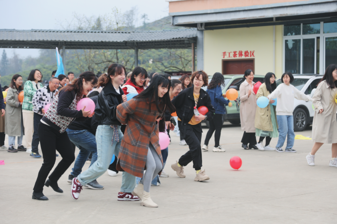 踏青寻春，采茶品茗，悦享劳动，拾趣生活——科学城一中组织教职工2023年春季研学活动(图2)