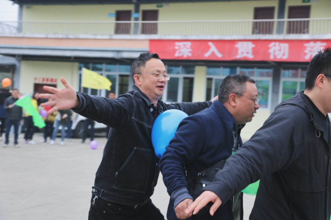 踏青寻春，采茶品茗，悦享劳动，拾趣生活——科学城一中组织教职工2023年春季研学活动(图4)