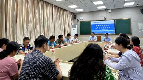 春蕾学校工会慰问初三团队(图3)