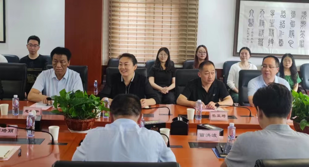 富平县县委常委、副县长贾丹一行来院交流医疗卫生帮扶工作(图1) 富平县县委常委、副县长贾丹一行来院交流医疗卫生帮扶工作(图1)