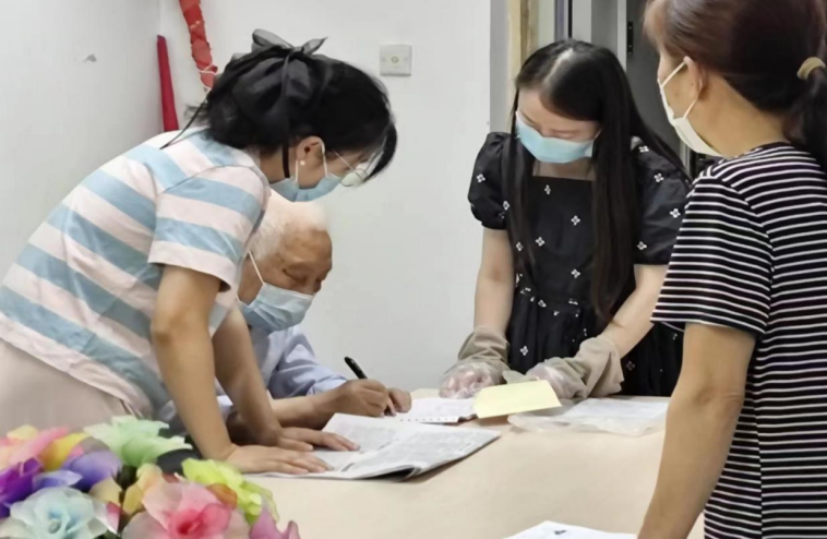 医疗报销“到家门” 职工称赞“人性化” ——科学城医保局2023年首次赴北京报销医疗费用(图2) 医疗报销“到家门” 职工称赞“人性化” ——科学城医保局2023年首次赴北京报销医疗费用(图2)