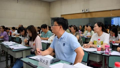 春蕾学校与东师附小就“新课程改革背景下学科命题与质量分析”等内容进行线上交流(图2)