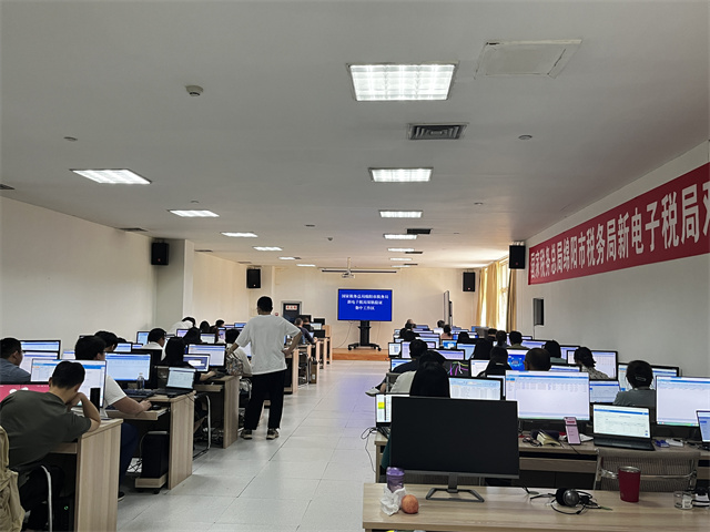 科学城税务“五抓”推进新电局平稳上线 (图2) 科学城税务“五抓”推进新电局平稳上线 (图2)