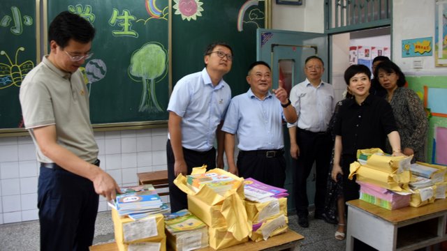 公管部刘开武部长一行视察科学城春蕾学校新学期开学准备工作(图1)
