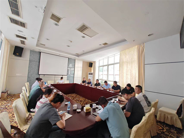 经管中心党支部开展“追寻长征印记 传承革命精神”主题党日活动(图4) 经管中心党支部开展“追寻长征印记 传承革命精神”主题党日活动(图4)