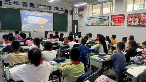 春蕾娃走进神奇的“天宫课堂(图3)