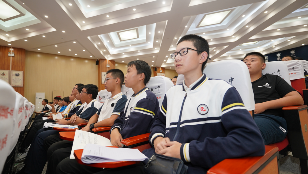 国防教育进校园“烈士纪念日”宣讲活动(图6)