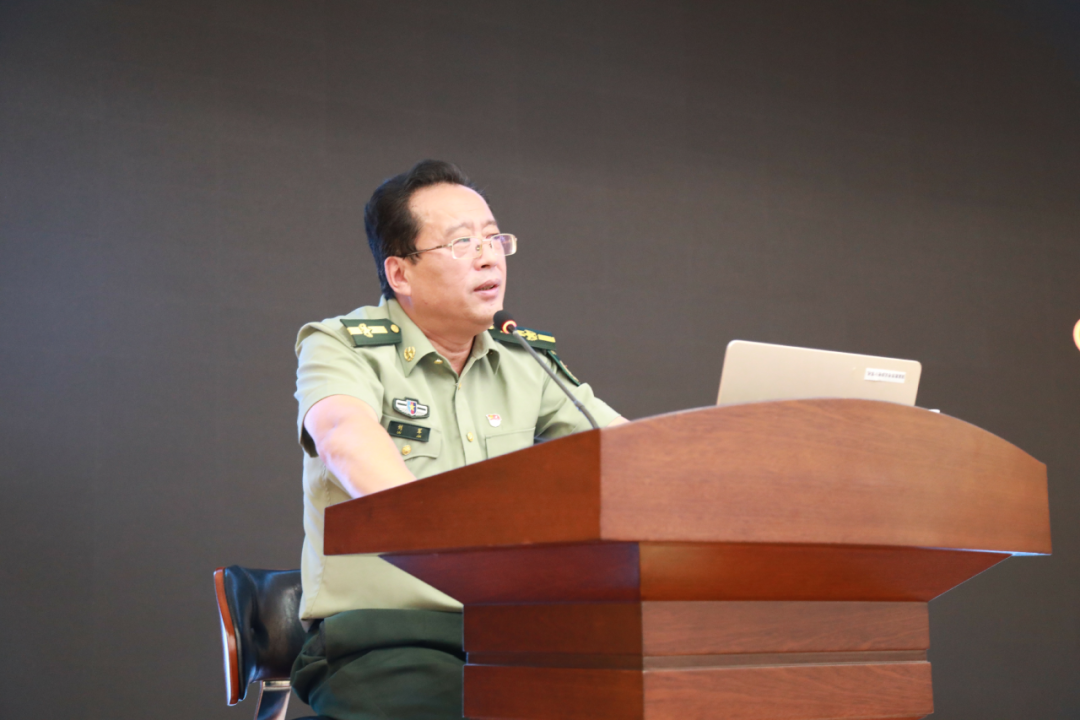 缅怀革命先烈，传承红色精神——科学城一中开展国防教育进校园系列活动(图1)