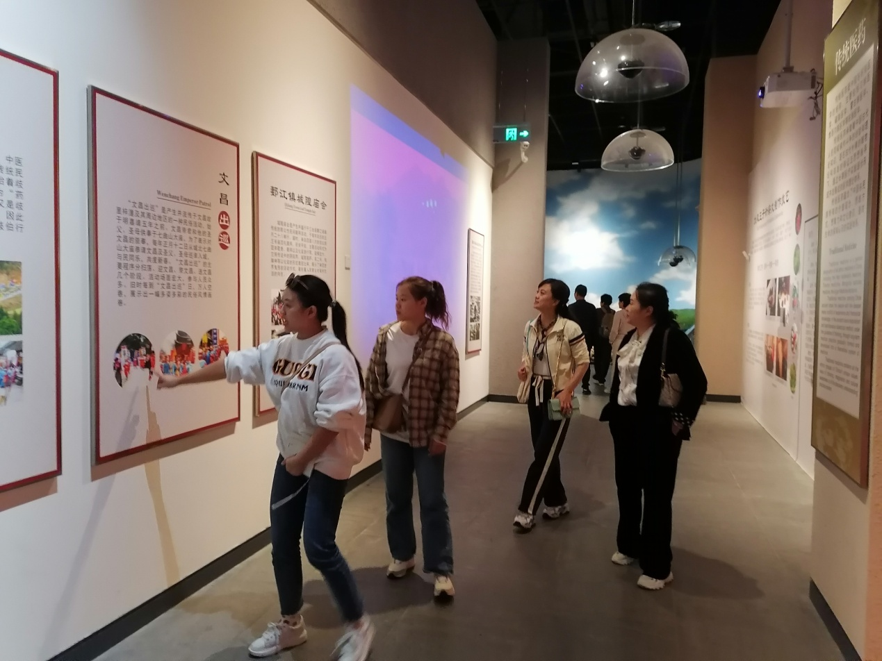 医疗与民政中心分工会开展“十月金秋 诗心艺境”艺术之旅活动(图5)