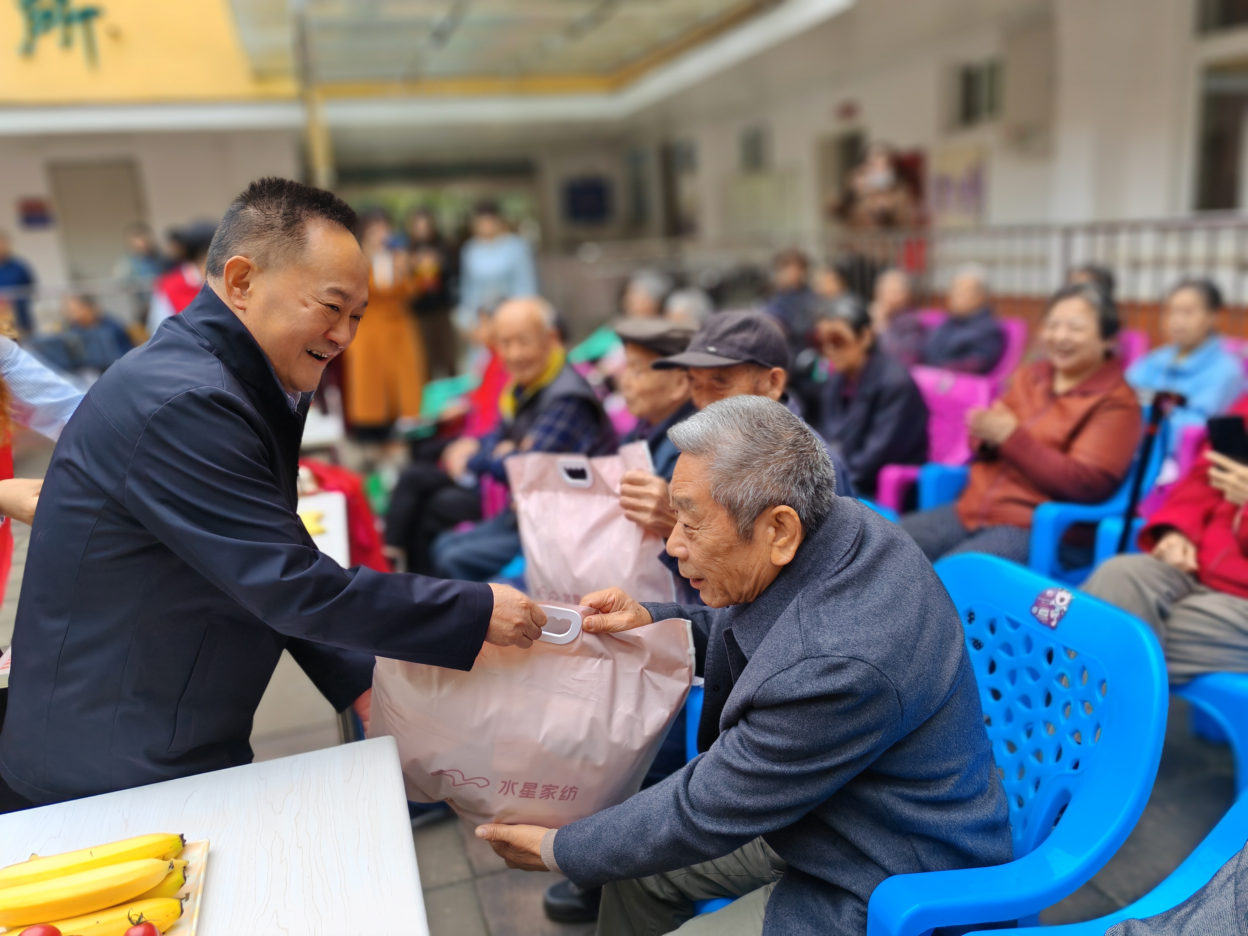 重阳敬老 桑榆情暖 —科学城办事处组织开展重阳节系列活动(图2) 重阳敬老 桑榆情暖 —科学城办事处组织开展重阳节系列活动(图2)