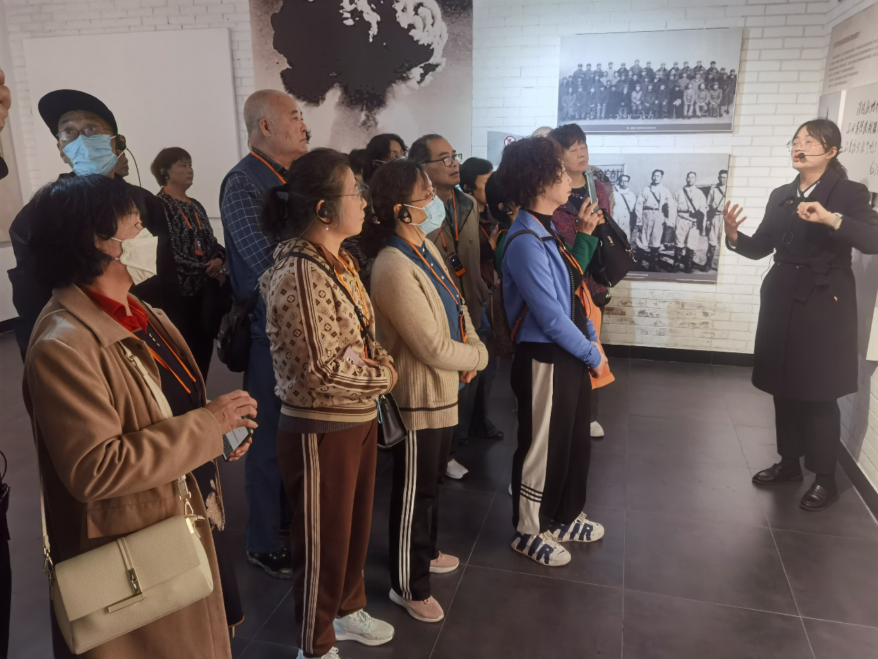 弘扬两弹精神 传承红色血脉——春雷街道党工委组织社区党支部寻根活动(图7) 弘扬两弹精神 传承红色血脉——春雷街道党工委组织社区党支部寻根活动(图7)