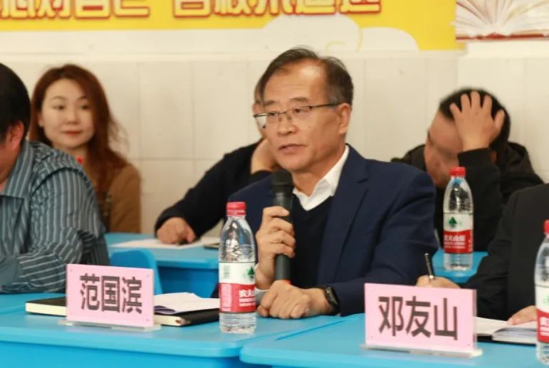 科技点亮梦想，创新成就未来——范国滨院士参加高一“科创院士班”主题班会(图7)