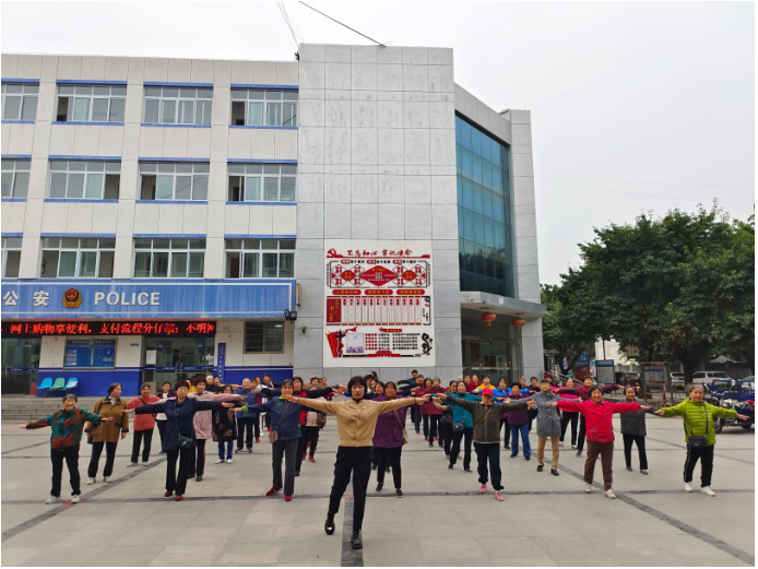 春雷街道开展企退人员秋季活动(图5) 春雷街道开展企退人员秋季活动(图5)