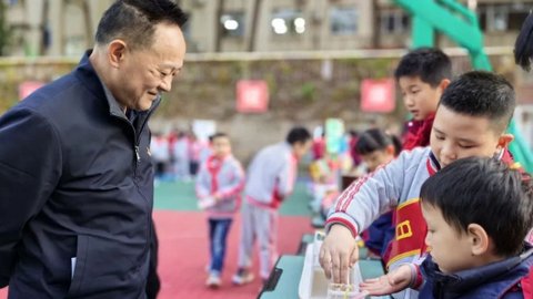 见证奇迹    春蕾娃的科技芯 || 公管部刘开武部长参加科学城春蕾学校科技月活动(图2)