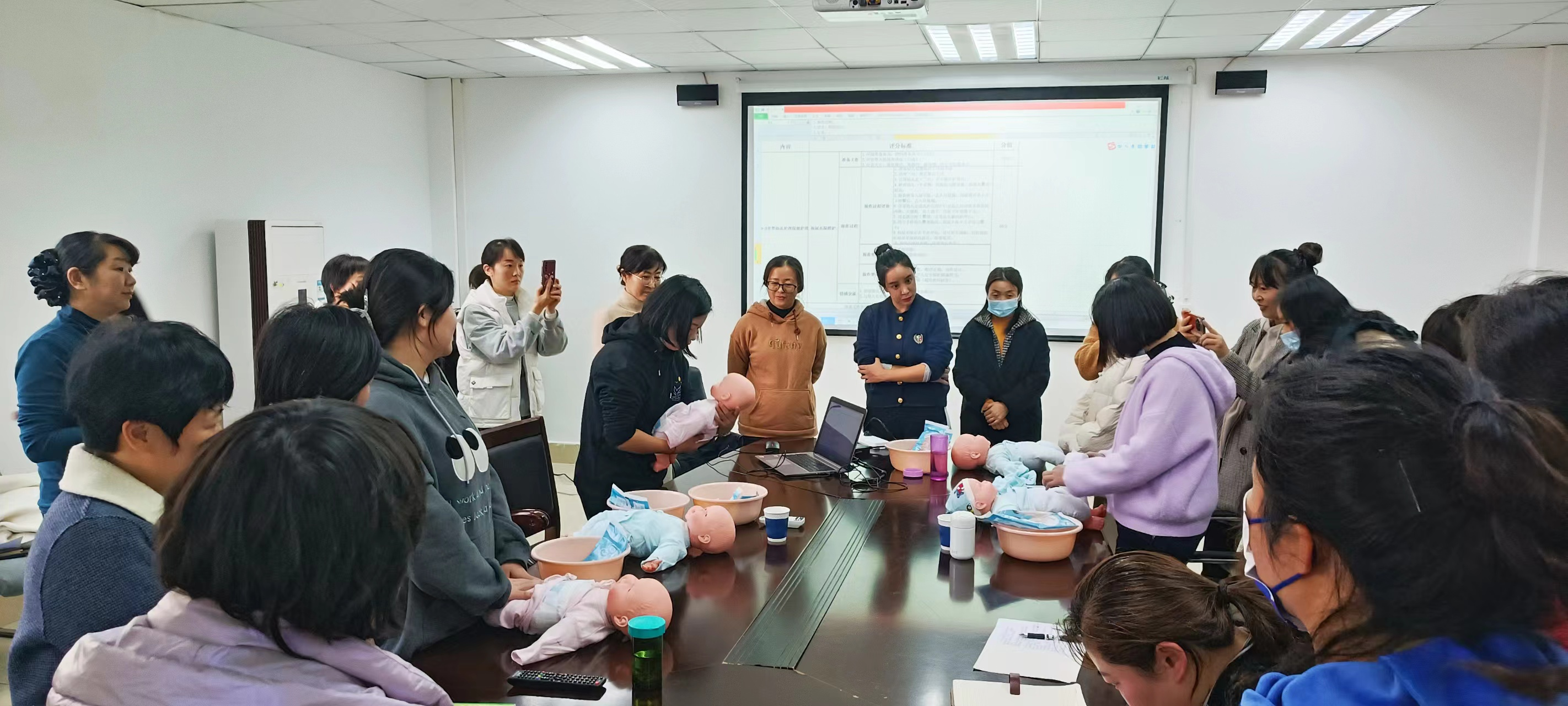 科学育儿 照护未来 --科学城卫健委举办2023年托育机构卫生保健培训(图3) 科学育儿 照护未来 --科学城卫健委举办2023年托育机构卫生保健培训(图3)