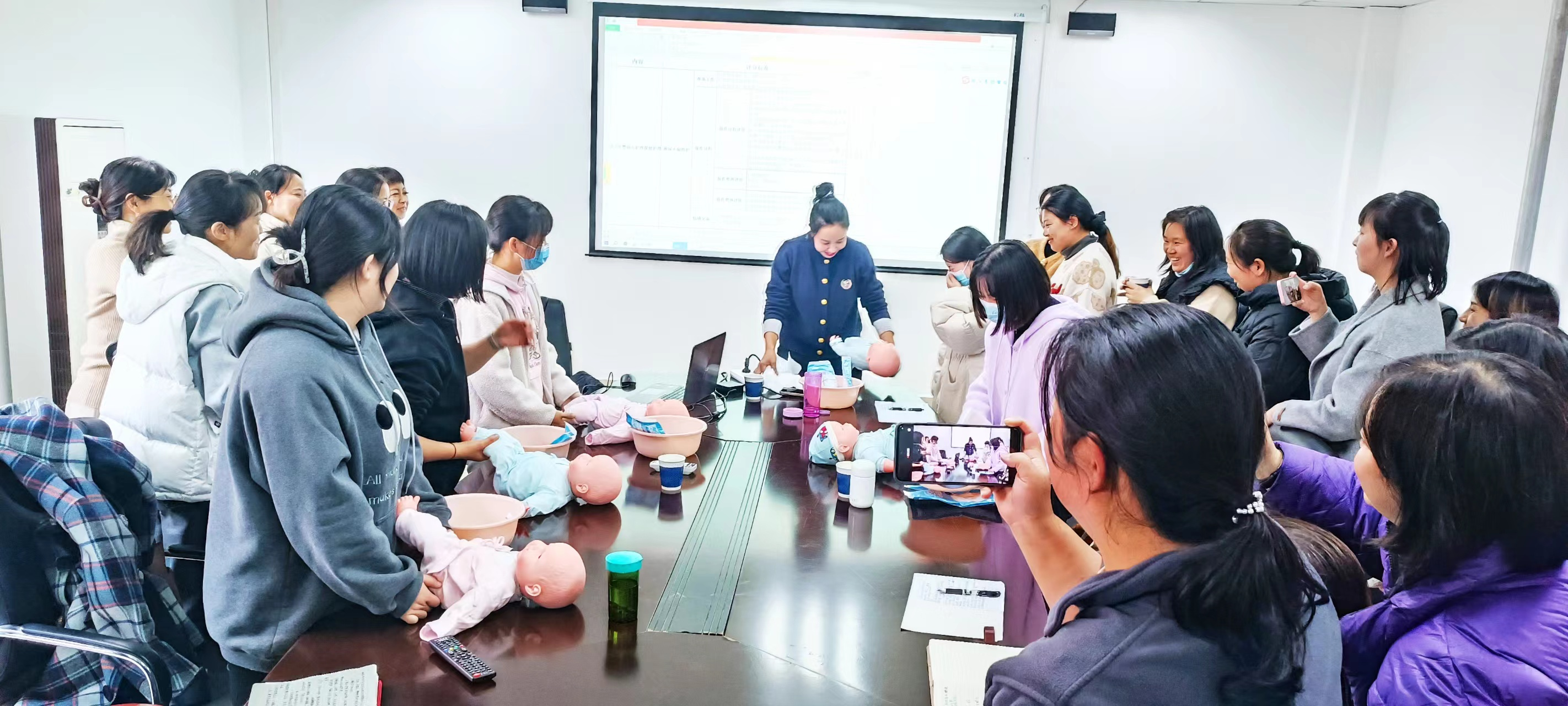 科学育儿 照护未来 --科学城卫健委举办2023年托育机构卫生保健培训(图4) 科学育儿 照护未来 --科学城卫健委举办2023年托育机构卫生保健培训(图4)