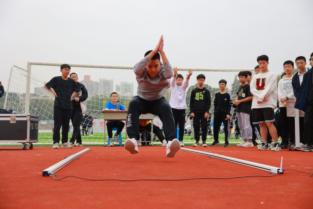 拼搏点燃秋日，青春激情飞扬——科一中第29届运动会（初中场）精彩瞬间(图2)