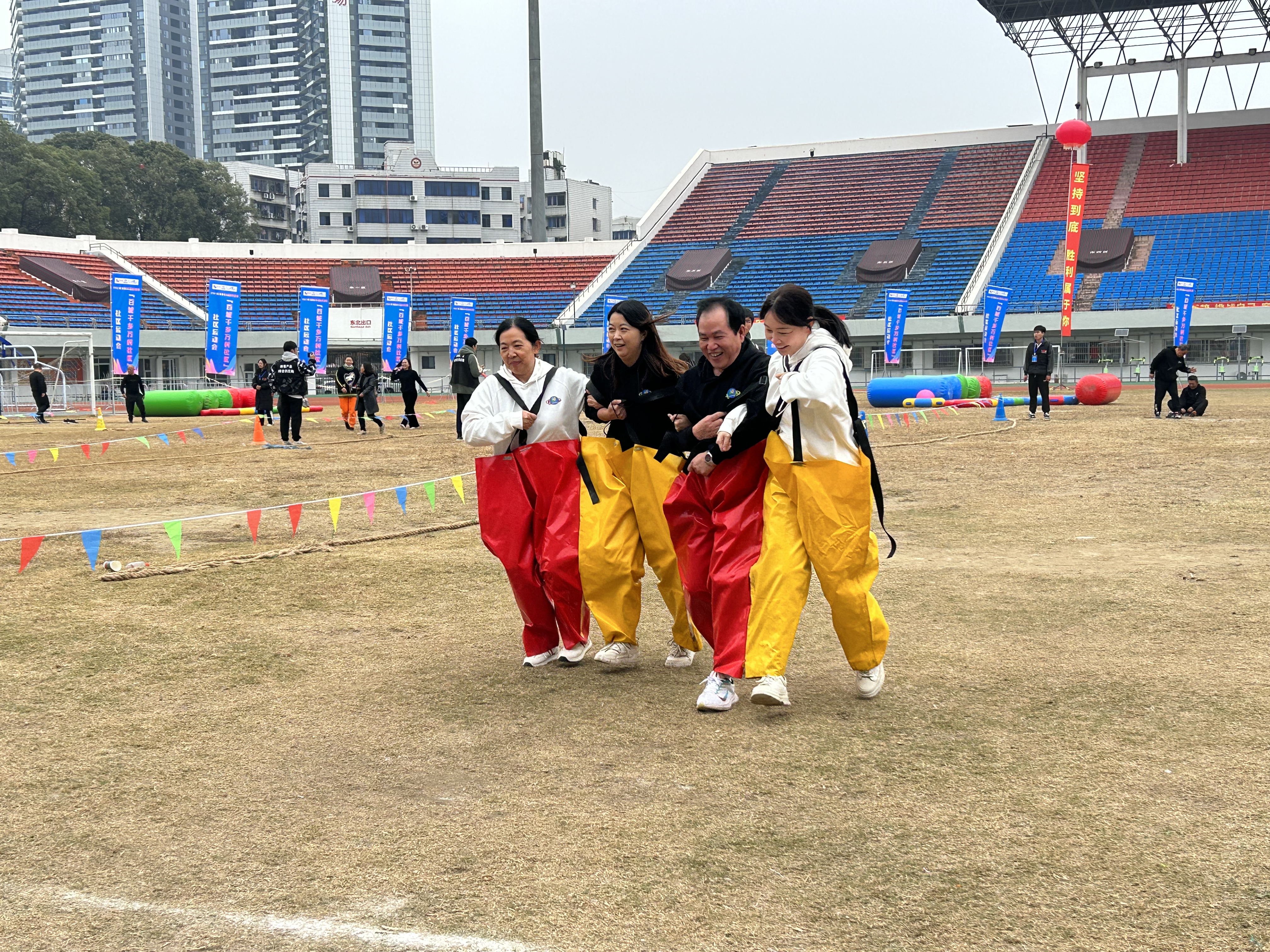 春雷街道参加绵阳市“百城千乡万村社区”社区运动会(图3)