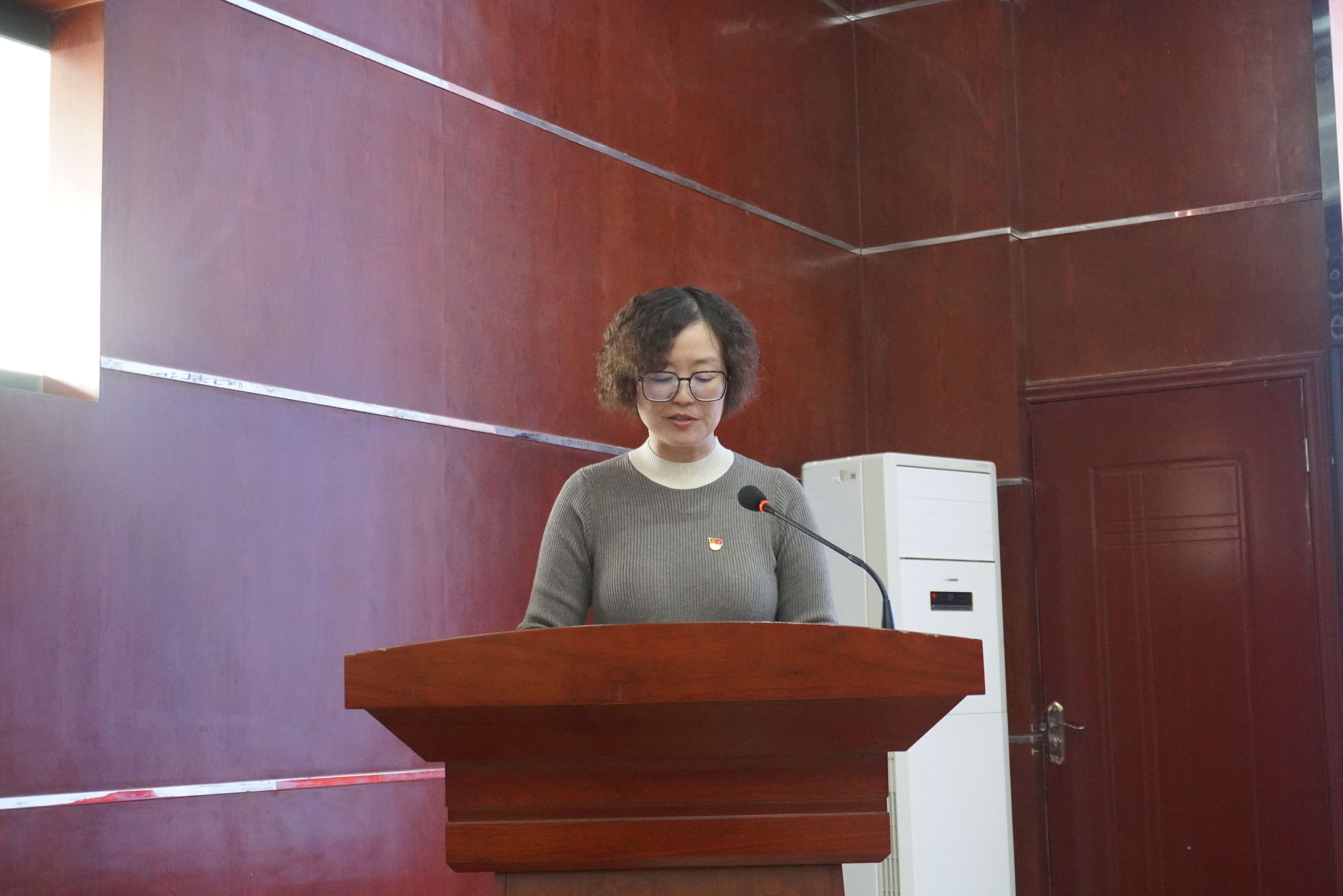 公管部（科办）党委召开2025年全面从严治党会议(图3)