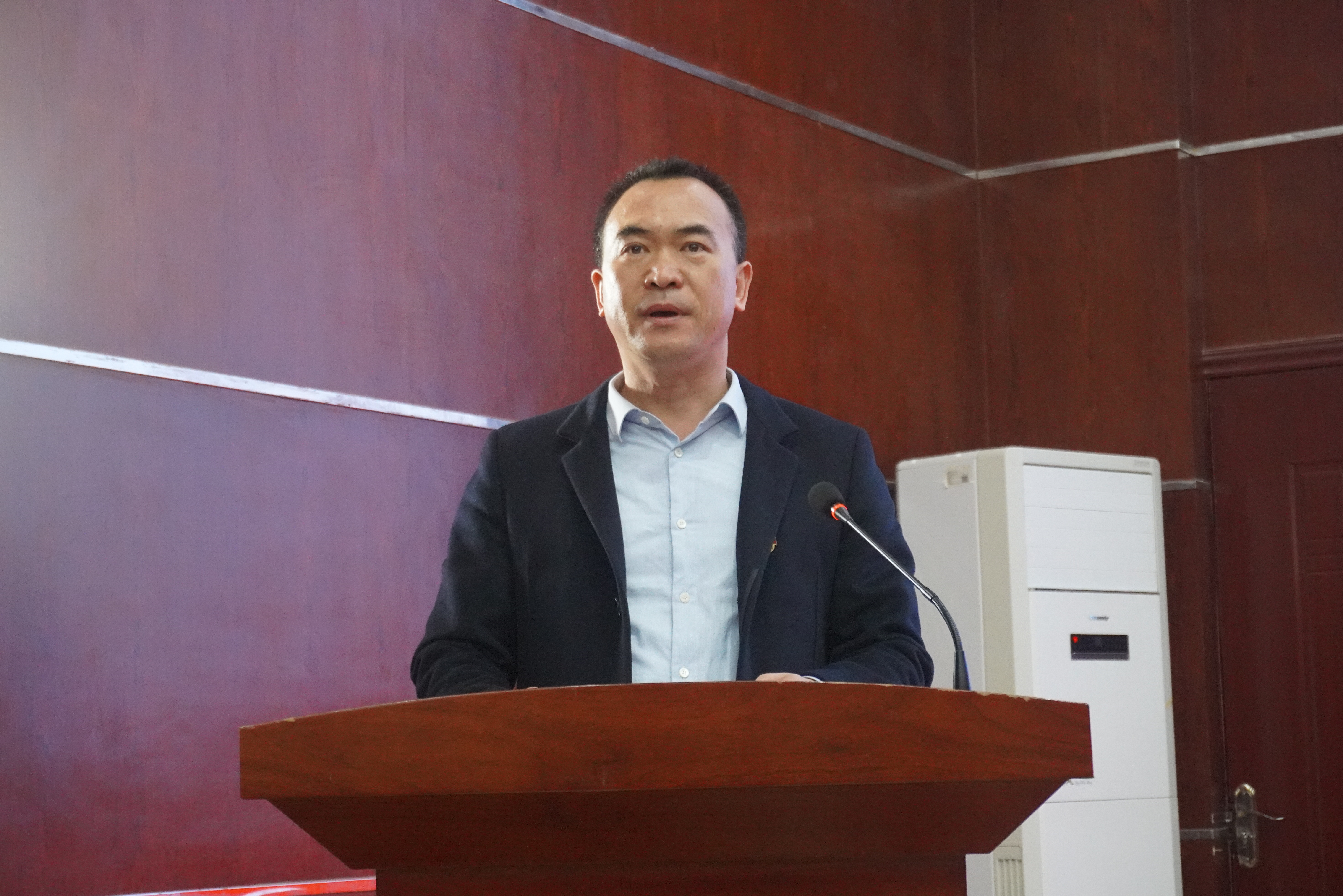 公管部（科办）党委召开2025年全面从严治党会议(图5)