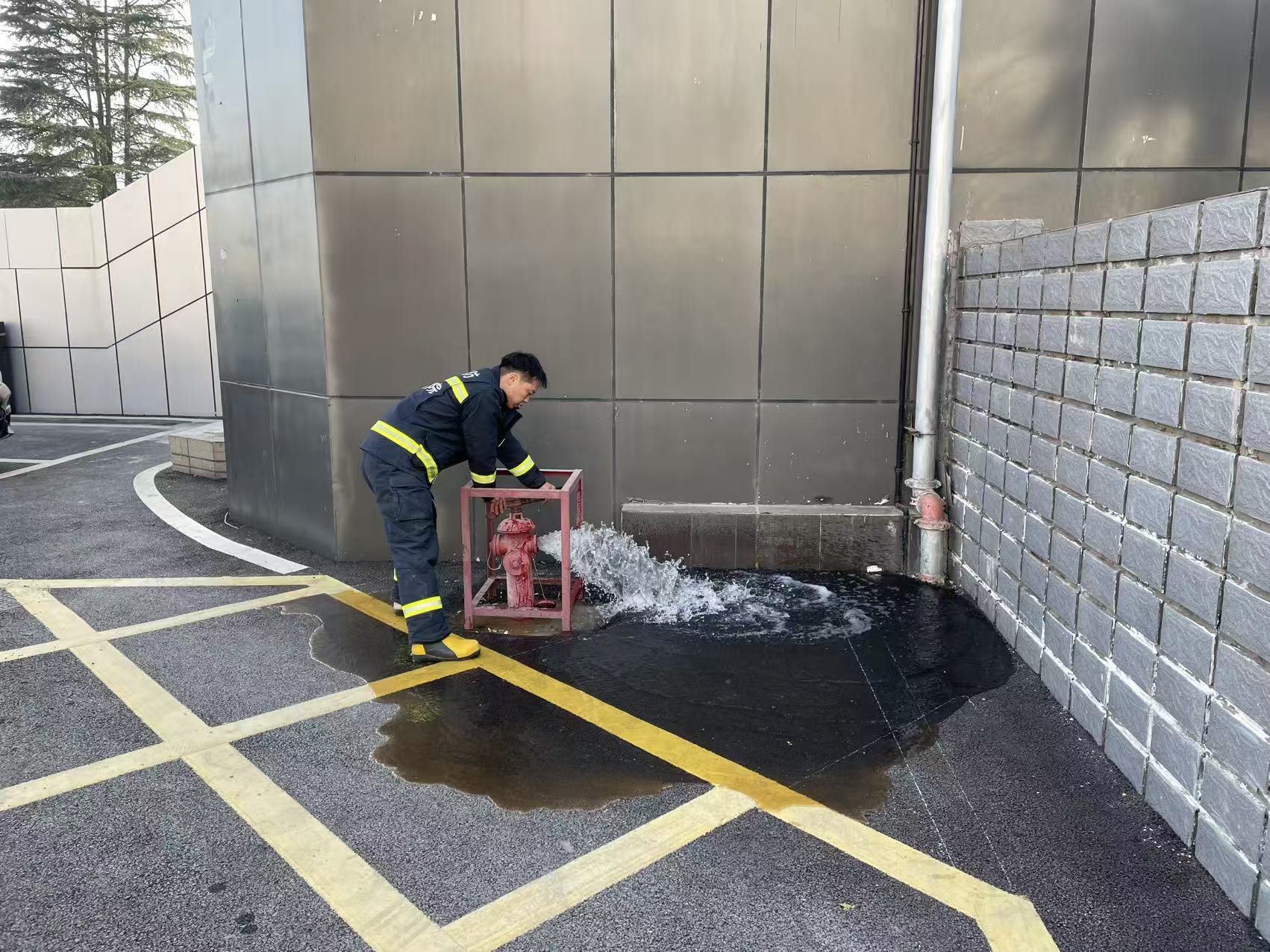 忠诚守护担使命 平安护航党代会(图1) 1.jpg