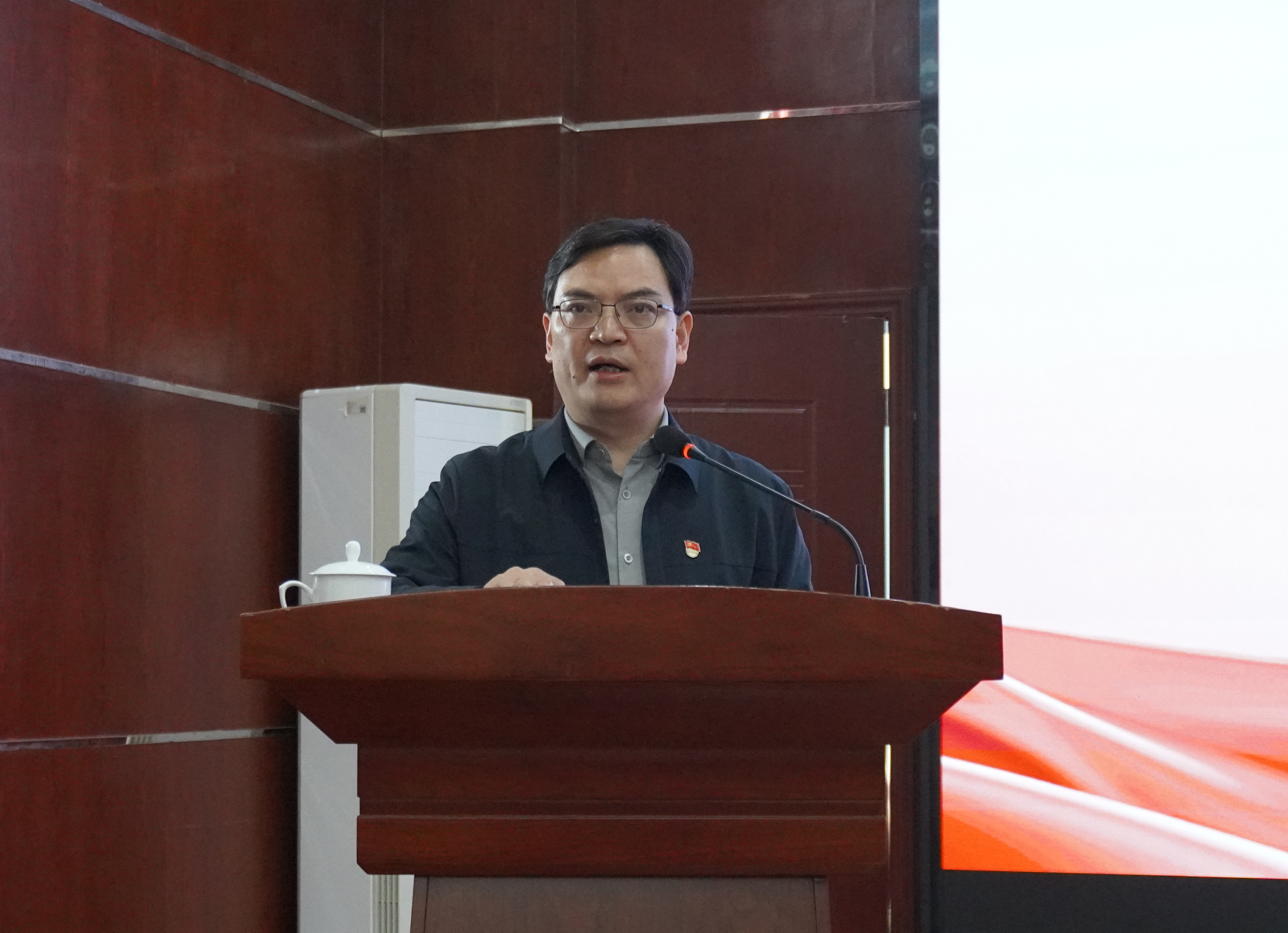 永葆自我革命精神 勇担人才高地民生使命 为公共服务保障事业高质量发展提供坚强保障 ——公管部(科办)召开2026年全面从严治党大会暨廉政工作会议(图3) 图片6.png