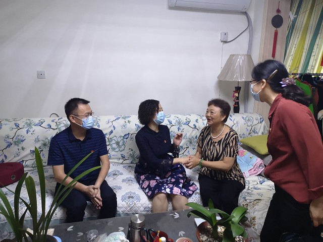 爱在中秋 喜迎佳节--卫生管理处党支部开展 “特色主题党日”活动